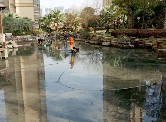 平凉景观池淤泥清理